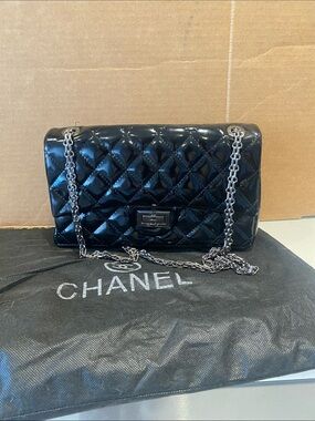 Fashion Pattern bag with gun metal chain comes with dust bag
